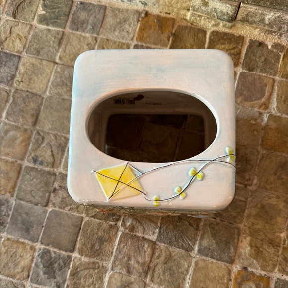 Classic Disney Winnie the Pooh ceramic tissue box - Picture 3 of 8